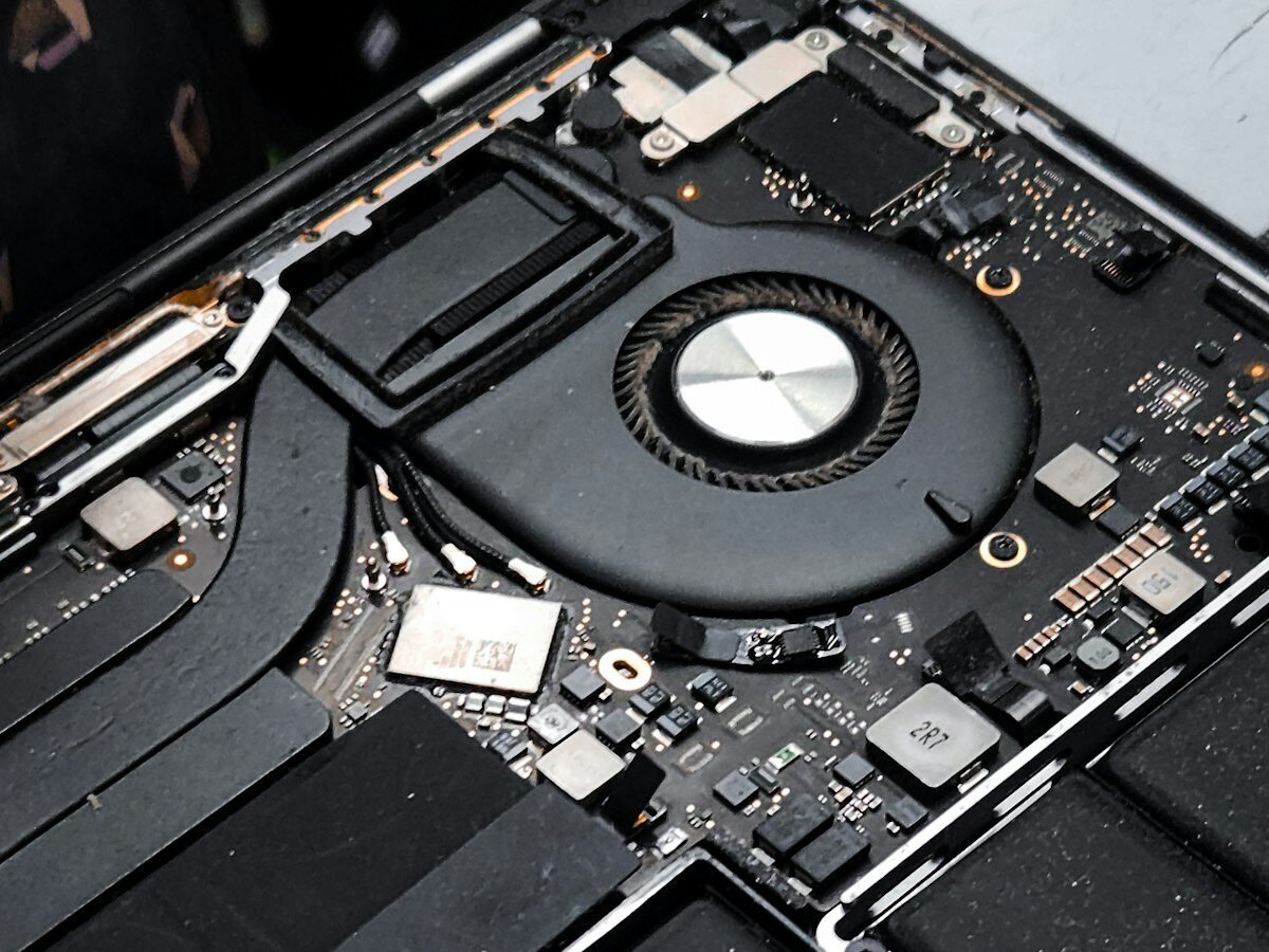 Inside a laptop: internal components